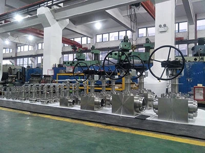 Milyen szerepe van az üregmentesítésnek a golyósszelep működésében?